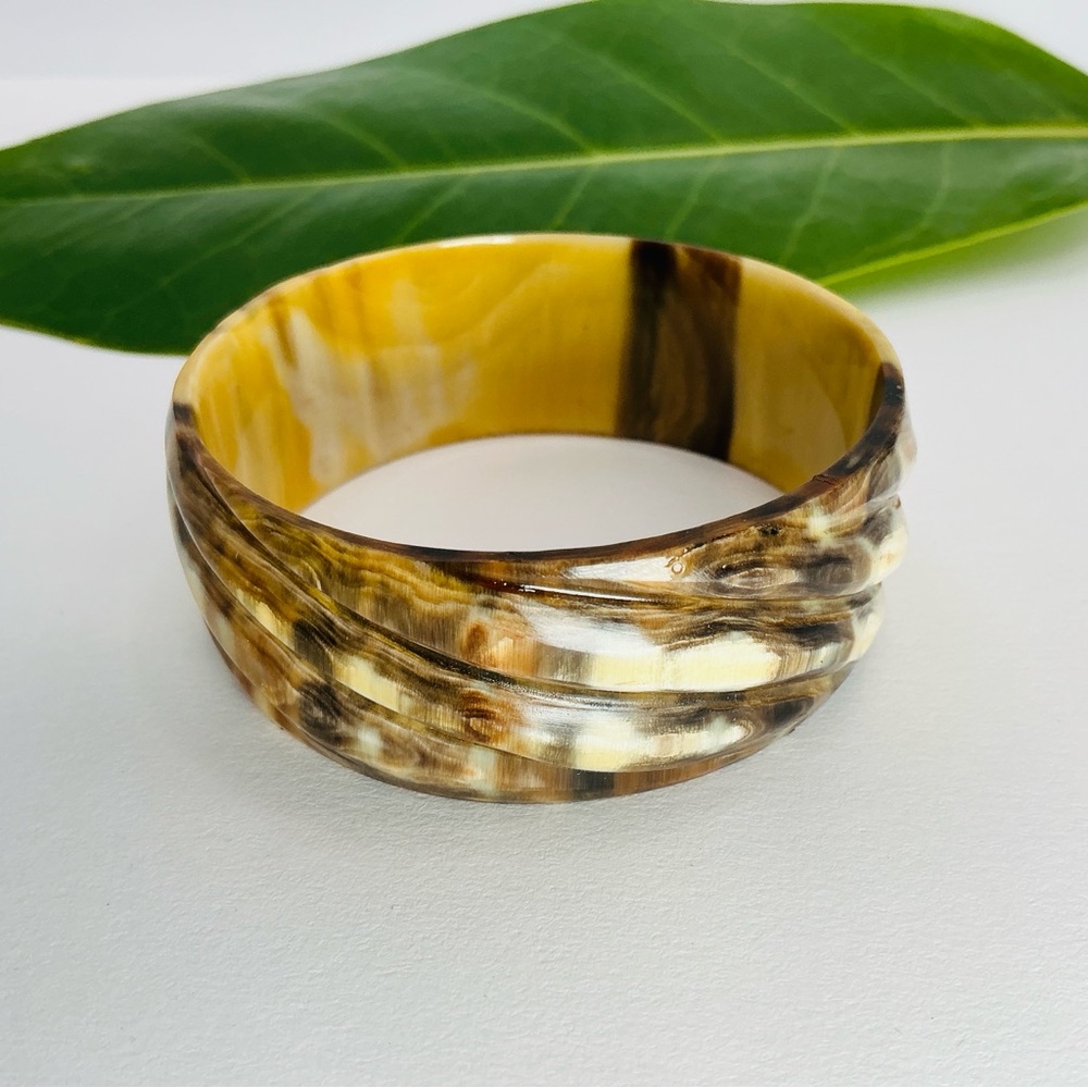 Vintage Bracelet Carved Buffalo Horn Style Chunky Plastic Jewelry Small Wrist
